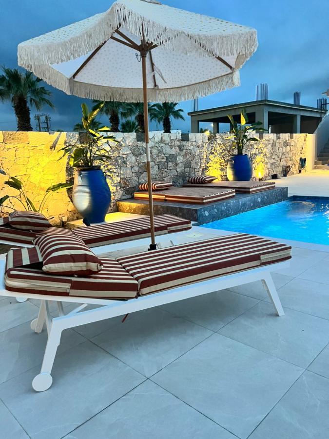 Cora May Central Villa With Private Pool 200M To The Beach ファリラキ エクステリア 写真