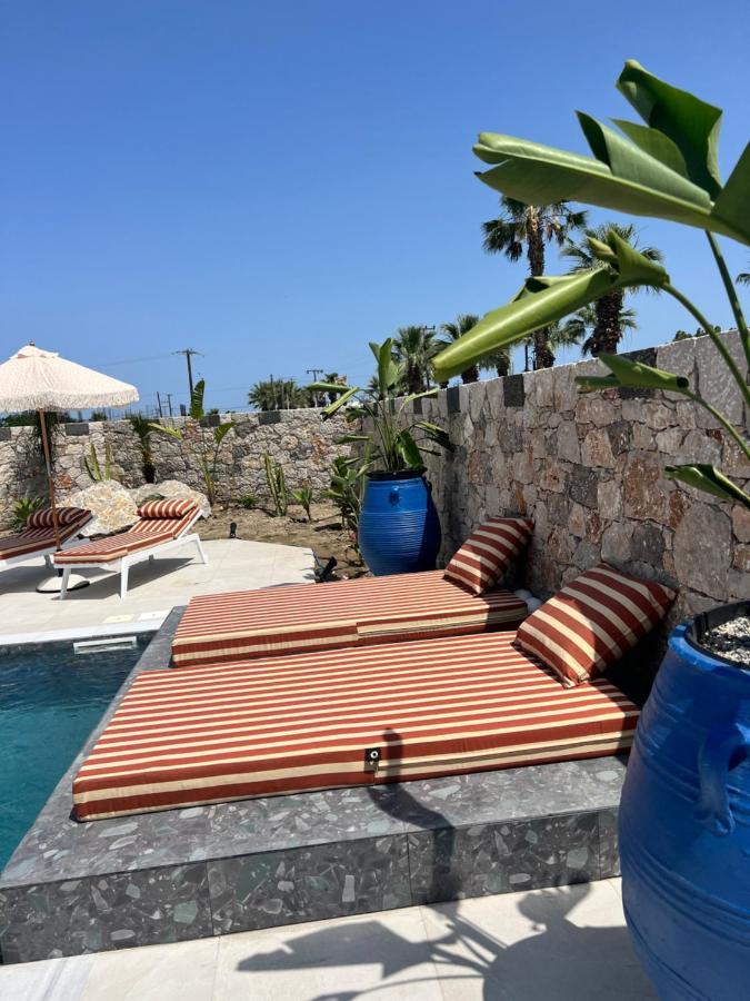 Cora May Central Villa With Private Pool 200M To The Beach ファリラキ エクステリア 写真